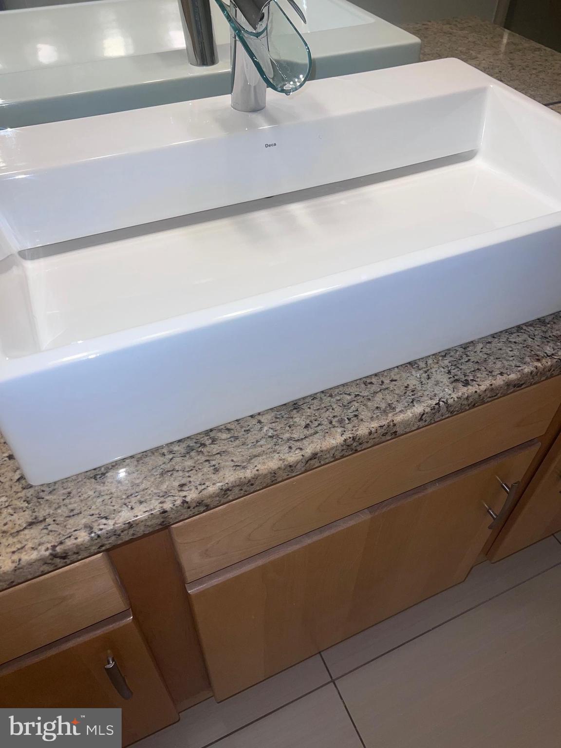 4444 Connecticut Avenue Northwest, Unit 303 Washington, DC 20008 - Photo 9 of 11 Bathroom