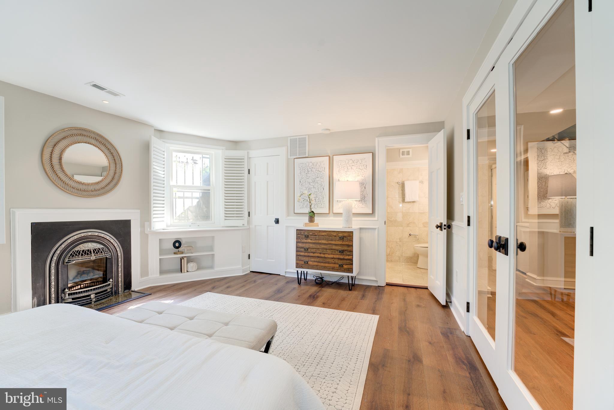 1302 R Street Northwest, Unit 1 Washington, DC 20009 - Photo 22 of 45 Ensuite BR has room for desk & has BA