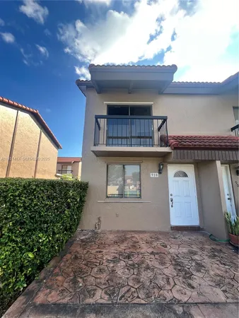 $2,900 | 1909 Southwest 107th Avenue, Unit 910, Miami, FL 33165