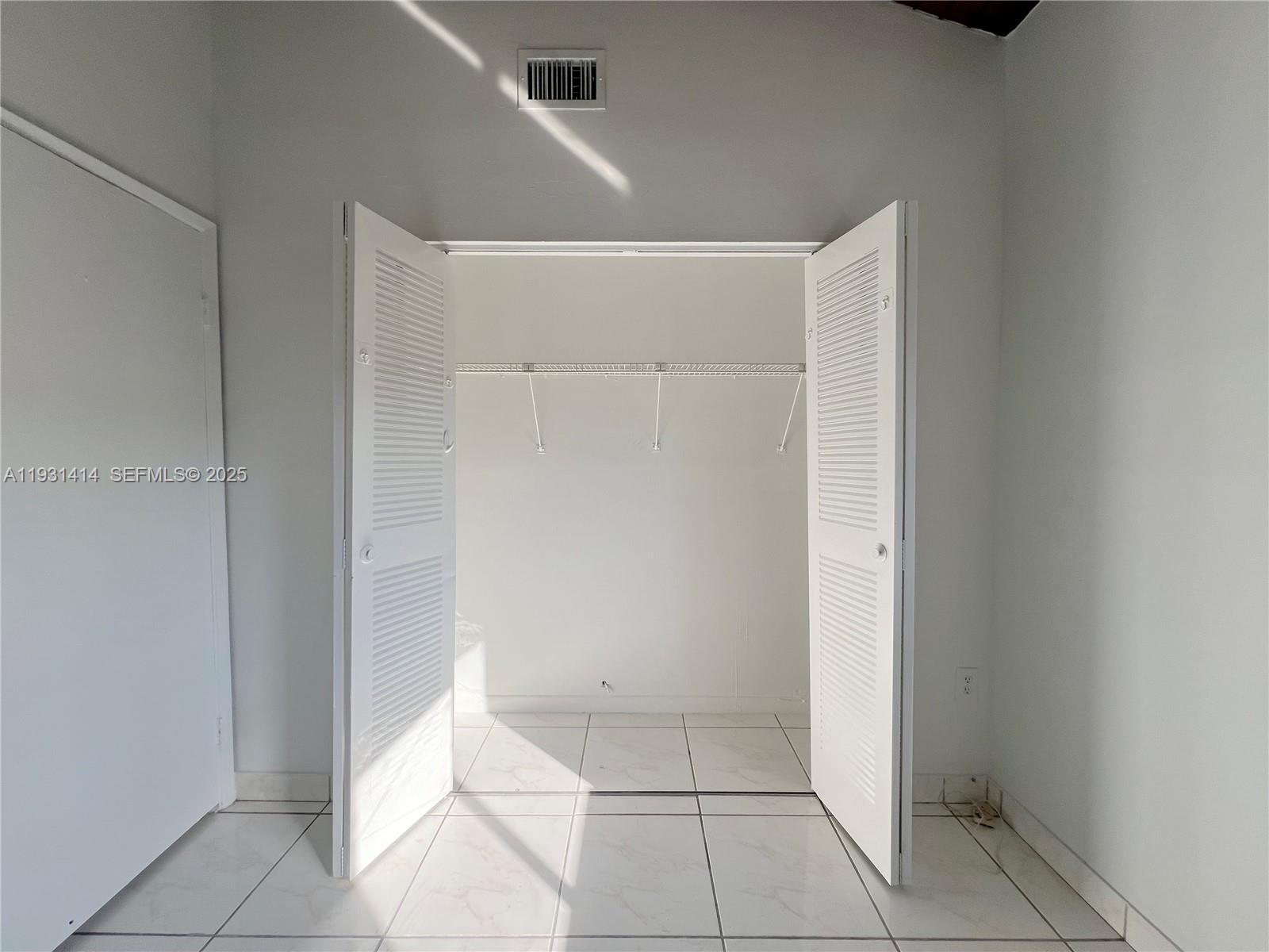 1909 Southwest 107th Avenue, Unit 910 Miami, FL 33165 - Photo 12 of 23