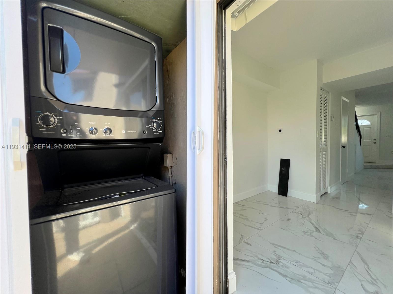 1909 Southwest 107th Avenue, Unit 910 Miami, FL 33165 - Photo 17 of 23