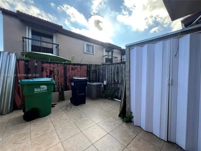 $3,100 | 1909 Southwest 107th Avenue, Unit 910, Miami, FL 33165