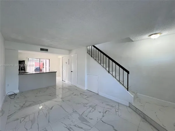 $2,900 | 1909 Southwest 107th Avenue, Unit 910, Miami, FL 33165