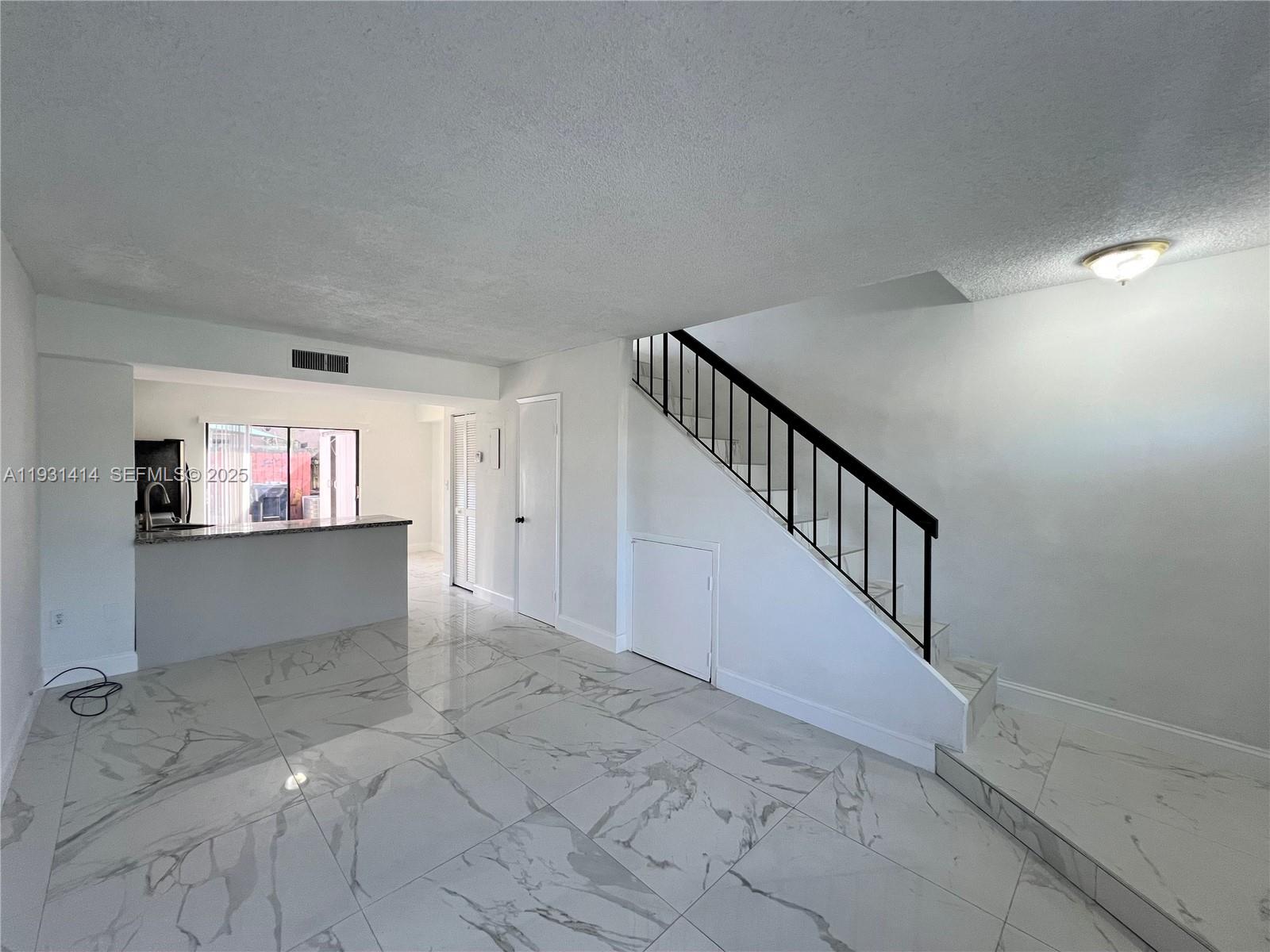 1909 Southwest 107th Avenue, Unit 910 Miami, FL 33165 - Photo 2 of 23