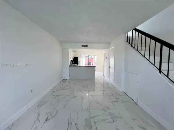 $2,900 | 1909 Southwest 107th Avenue, Unit 910, Miami, FL 33165