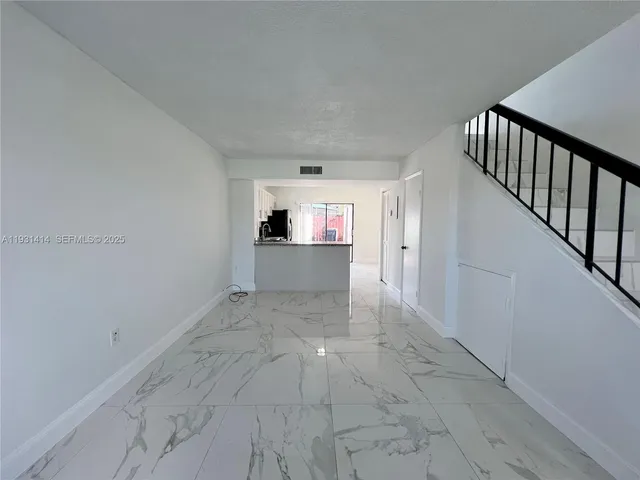 $3,100 | 1909 Southwest 107th Avenue, Unit 910, Miami, FL 33165