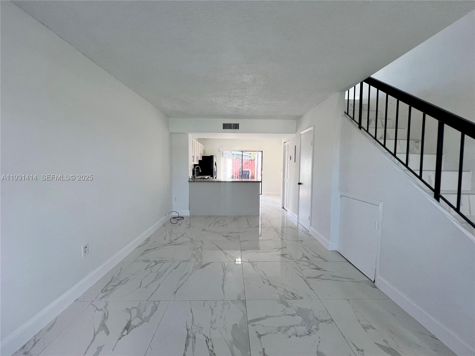 1909 Southwest 107th Avenue, Unit 910 Miami, FL 33165 - Photo 4 of 23