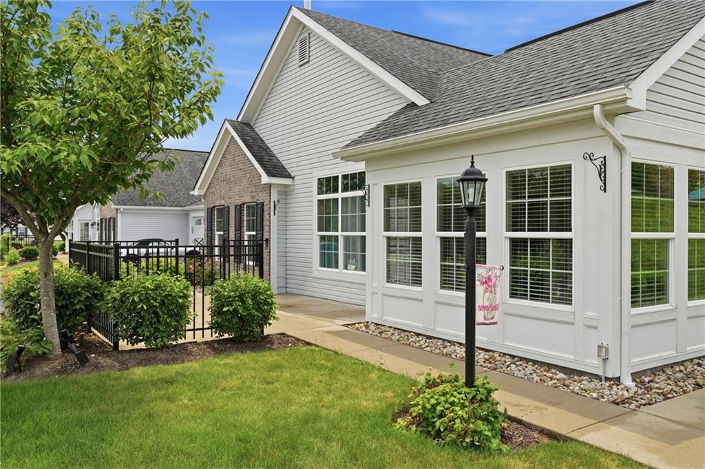 307 Spring Valley Drive Zelienople, PA 16063 - Photo 3 of 50