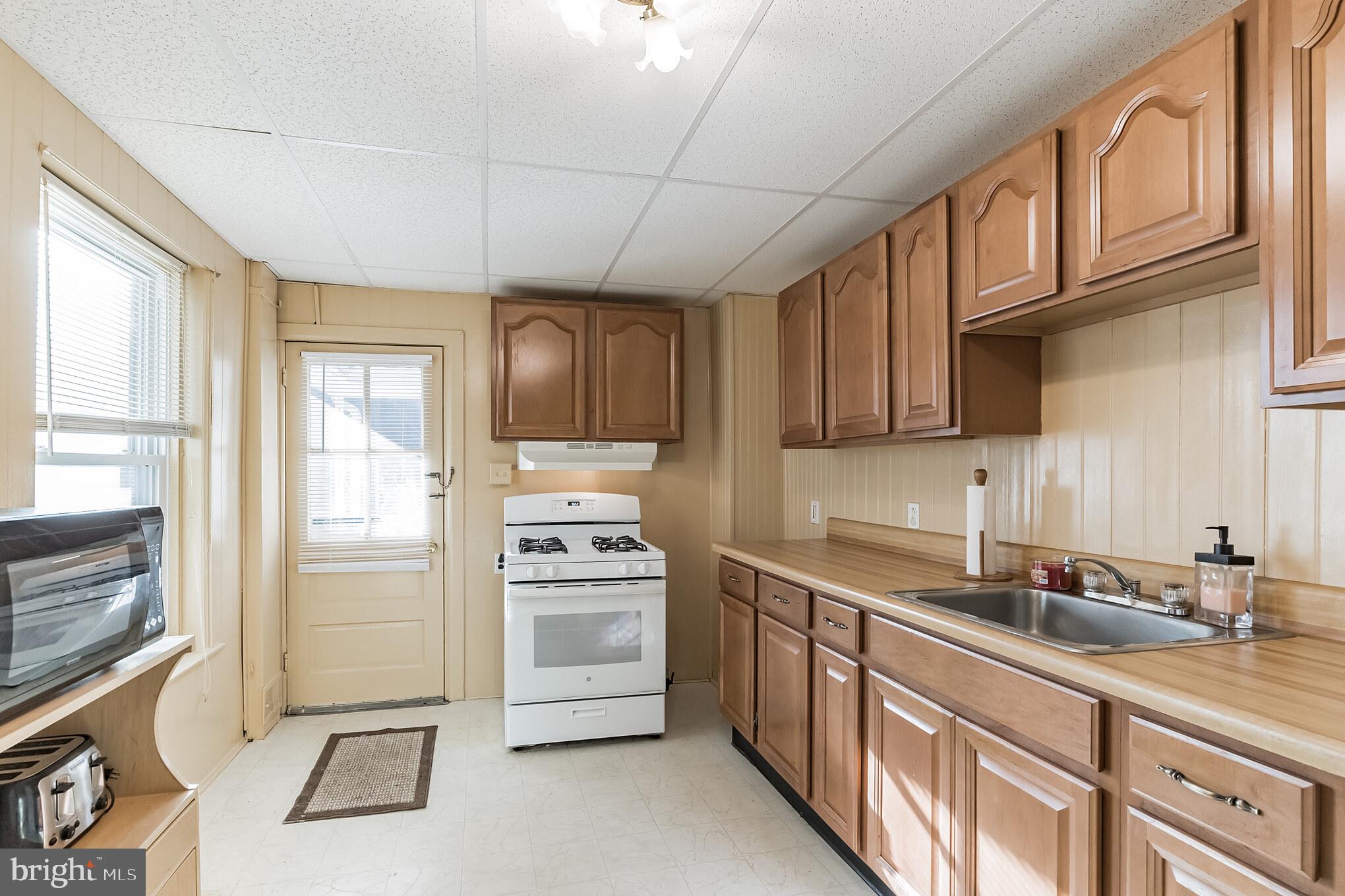 370 Valley Road Coatesville, PA 19320 - Photo 11 of 31 Kitchen