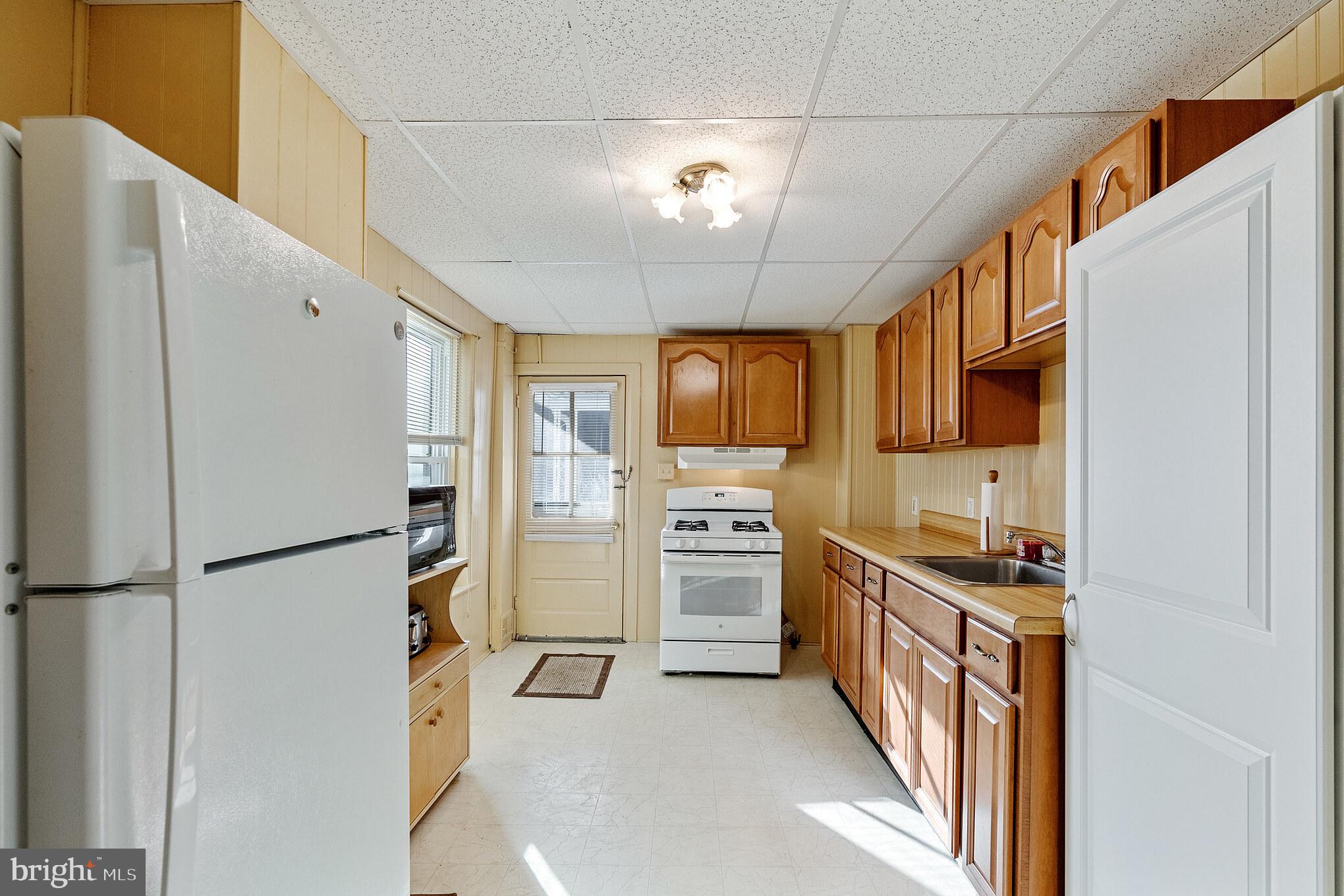 370 Valley Road Coatesville, PA 19320 - Photo 10 of 31 Kitchen