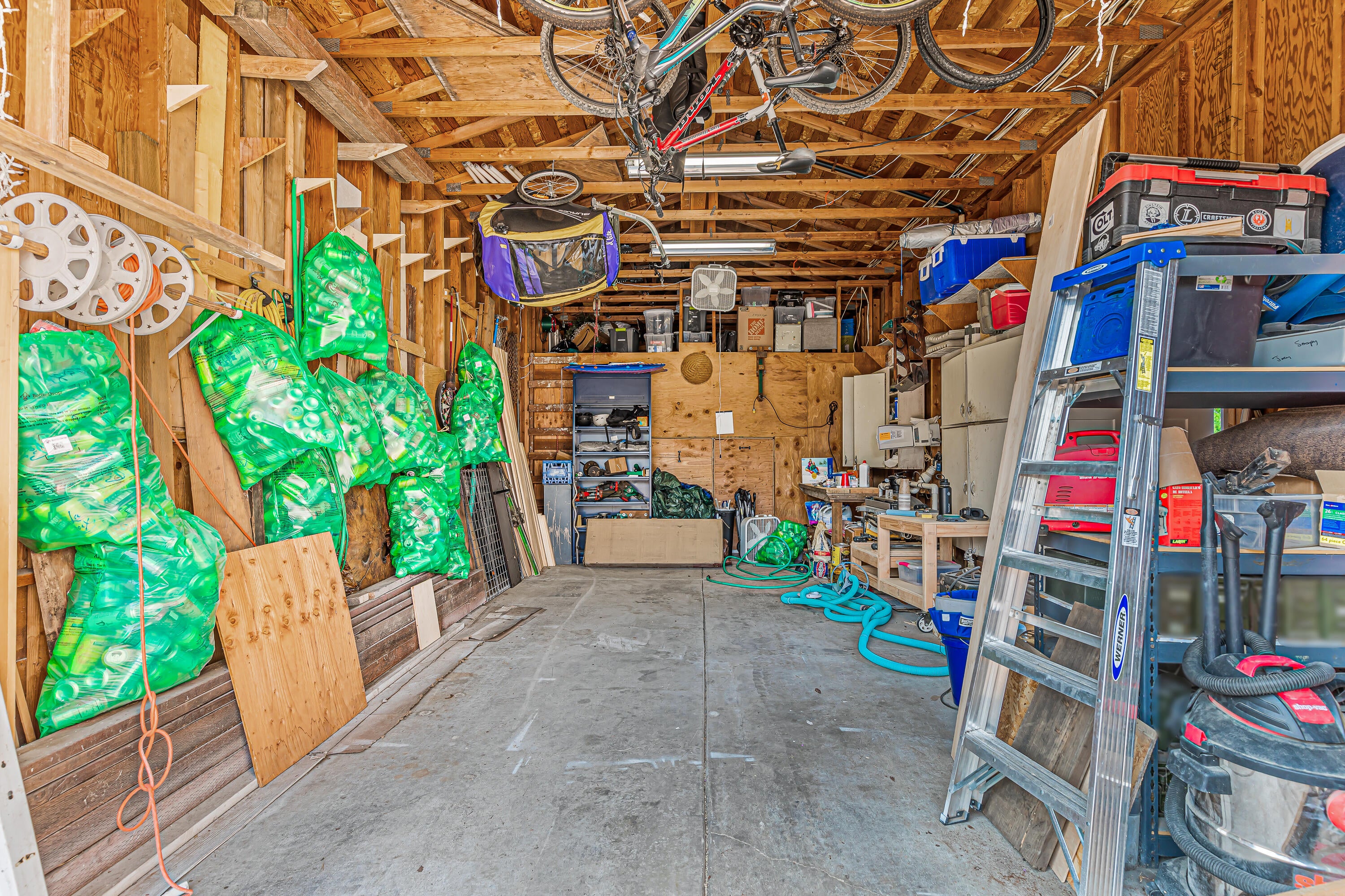 2736 Lone Pine Road Medford, OR 97504 - Photo 36 of 47 9R9A1307