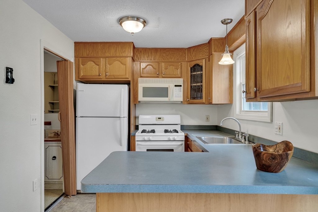 945 Riverside Drive, Unit 24B Methuen, MA 01844 - Photo 6 of 13 Gallery Image 6