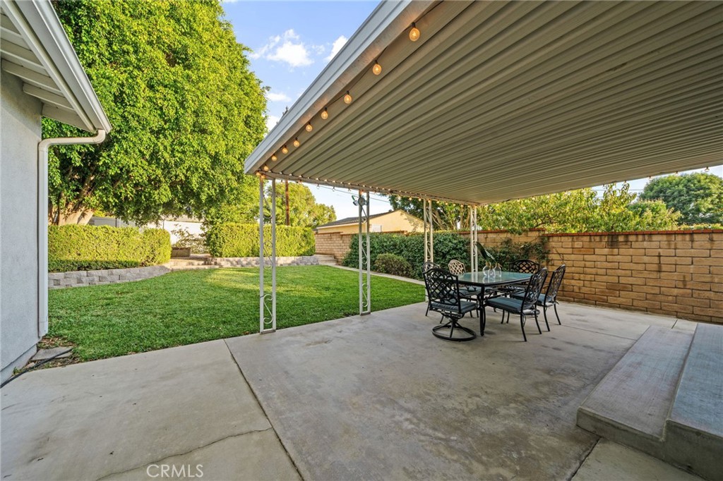 536 North Pennsylvania Avenue Glendora, CA 91741 - Photo 22 of 38 a view of park with table and chairs under an umbrella