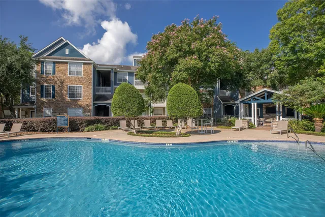 $1,805 | 19100 Glenwest Drive, Unit 627, Friendswood, TX 77546