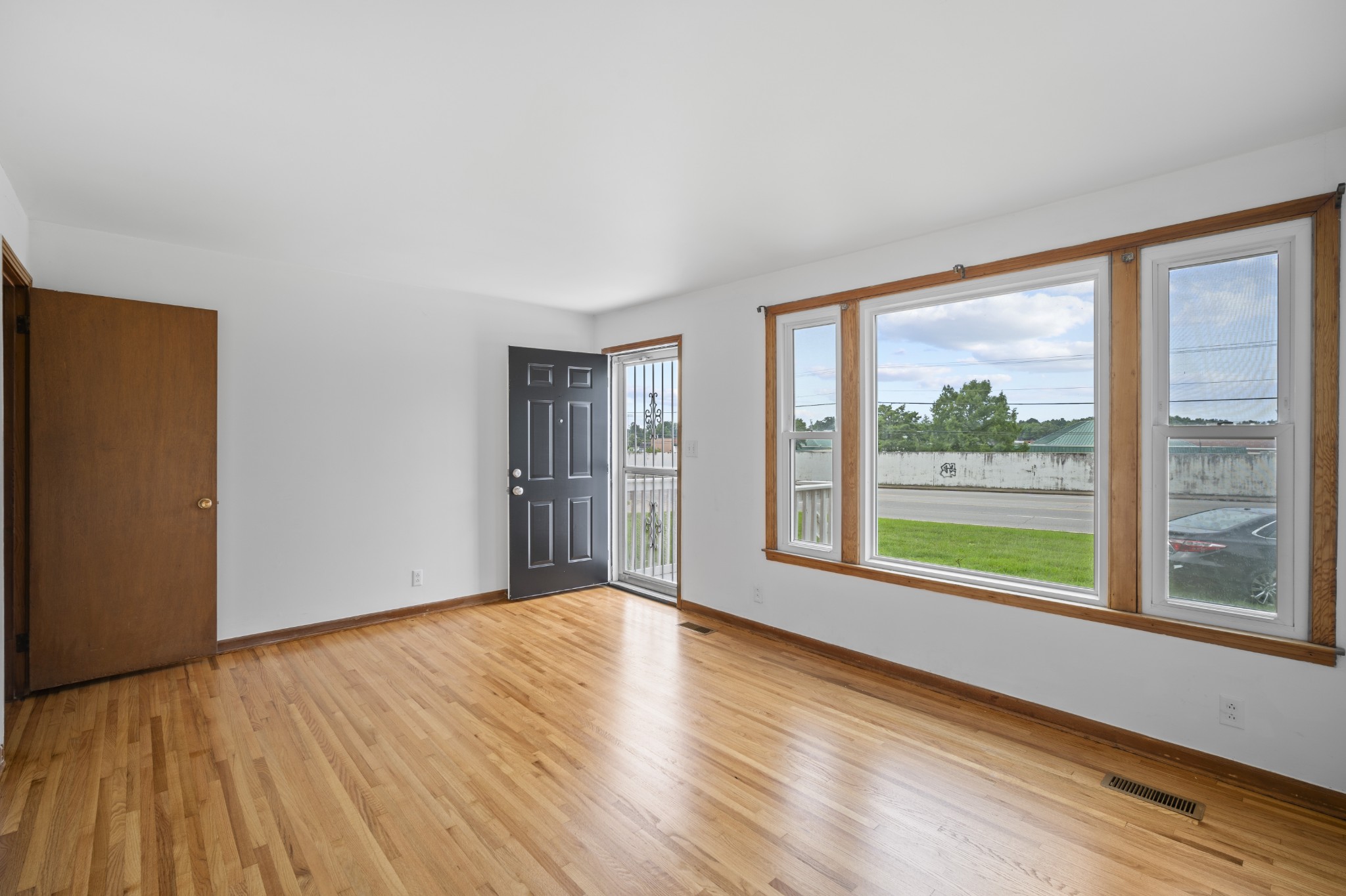 827 Lafayette Road Clarksville, TN 37042 - Photo 9 of 27 Gallery Image 9