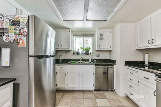 432 South Lincoln Street Ridgecrest, CA 93555 - Photo 4 of 28 Gallery Image 4