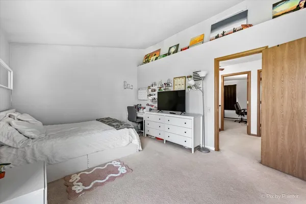 $310,000 | 20 North Oltendorf Road, Streamwood, IL 60107