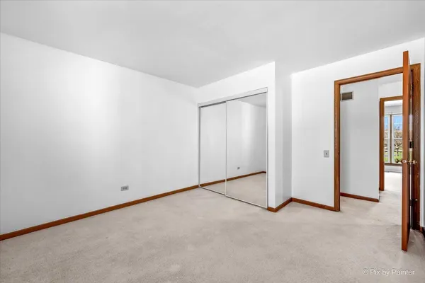 $310,000 | 20 North Oltendorf Road, Streamwood, IL 60107