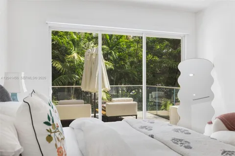 $4,750,000 | 3901 Kumquat Avenue, Miami, FL 33133