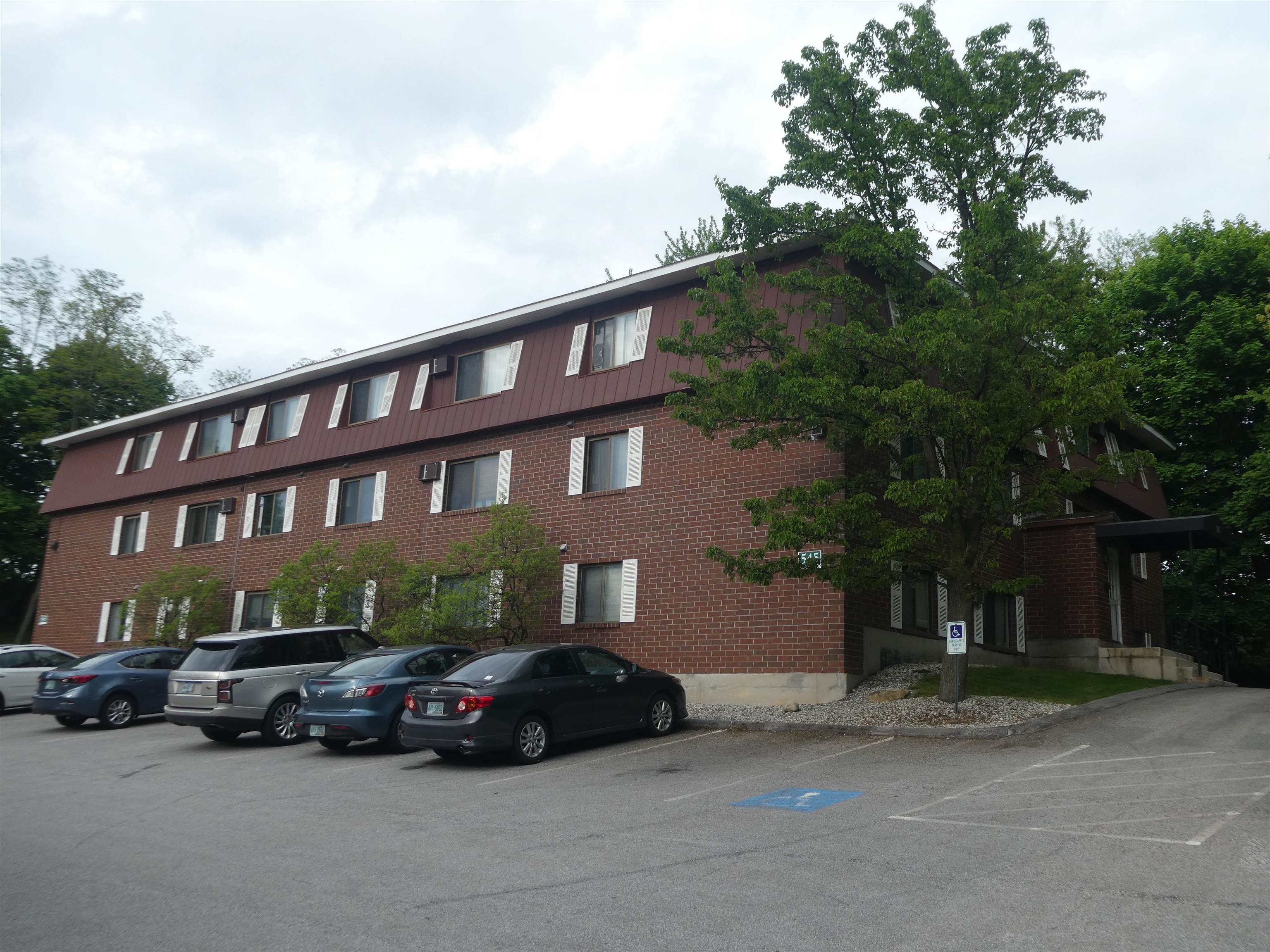 545 Calef Road, Unit 22 Manchester, NH 03103 - Photo 4 of 13