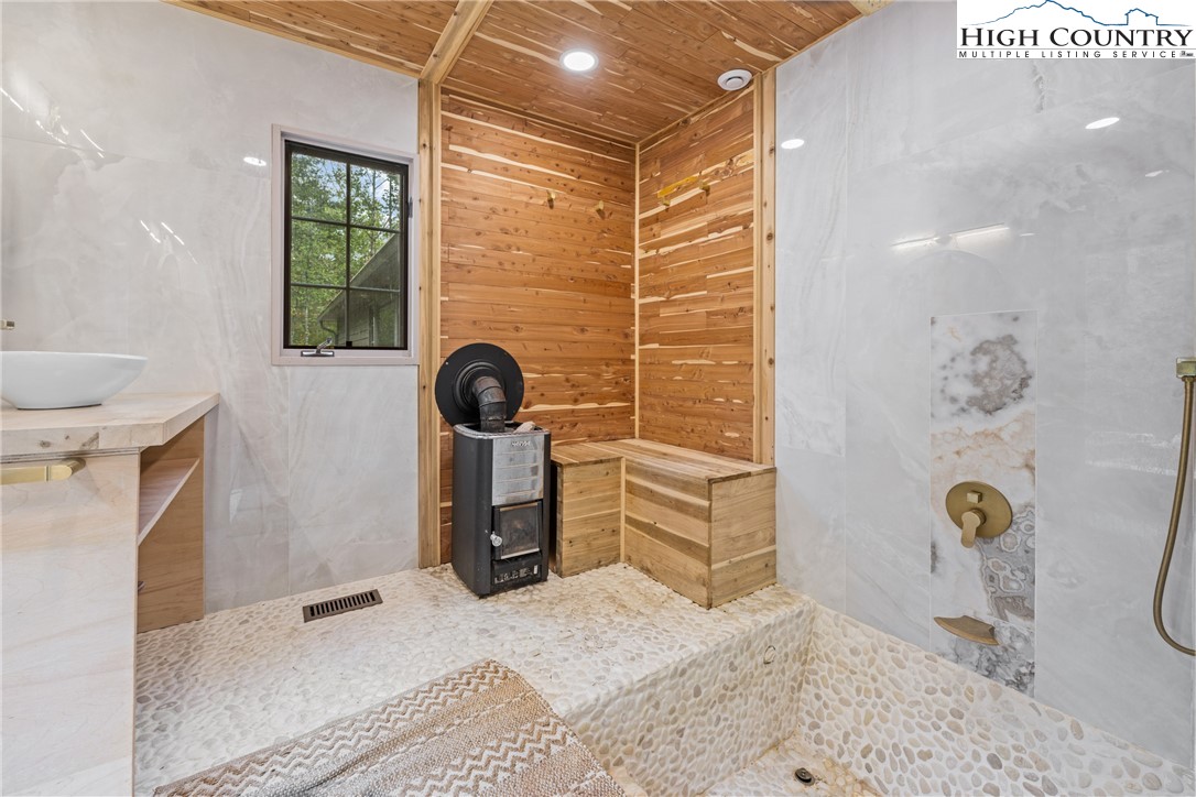 812 Jake's Mountain Road Deep Gap, NC 28618 - Photo 28 of 50 Gallery Image 28