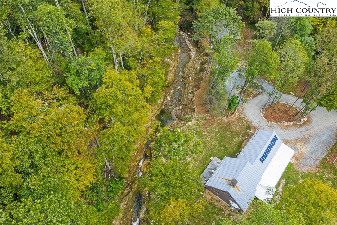812 Jake's Mountain Road Deep Gap, NC 28618 - Photo 4 of 50 Gallery Image 4