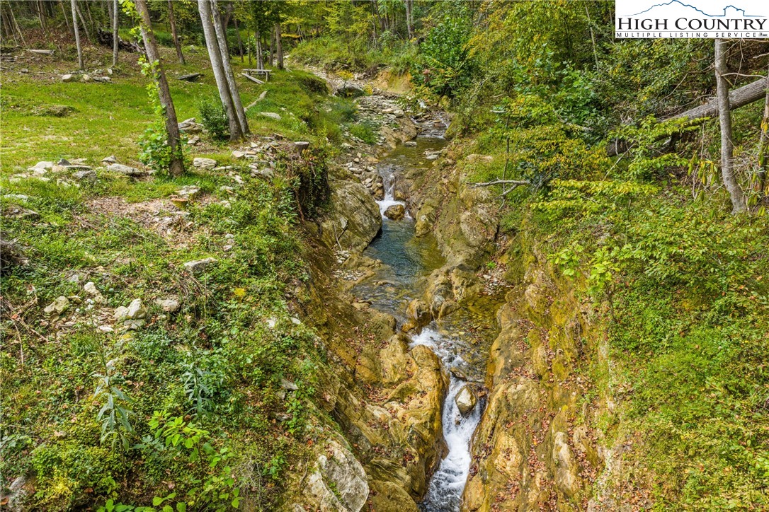 812 Jake's Mountain Road Deep Gap, NC 28618 - Photo 5 of 50 Gallery Image 5