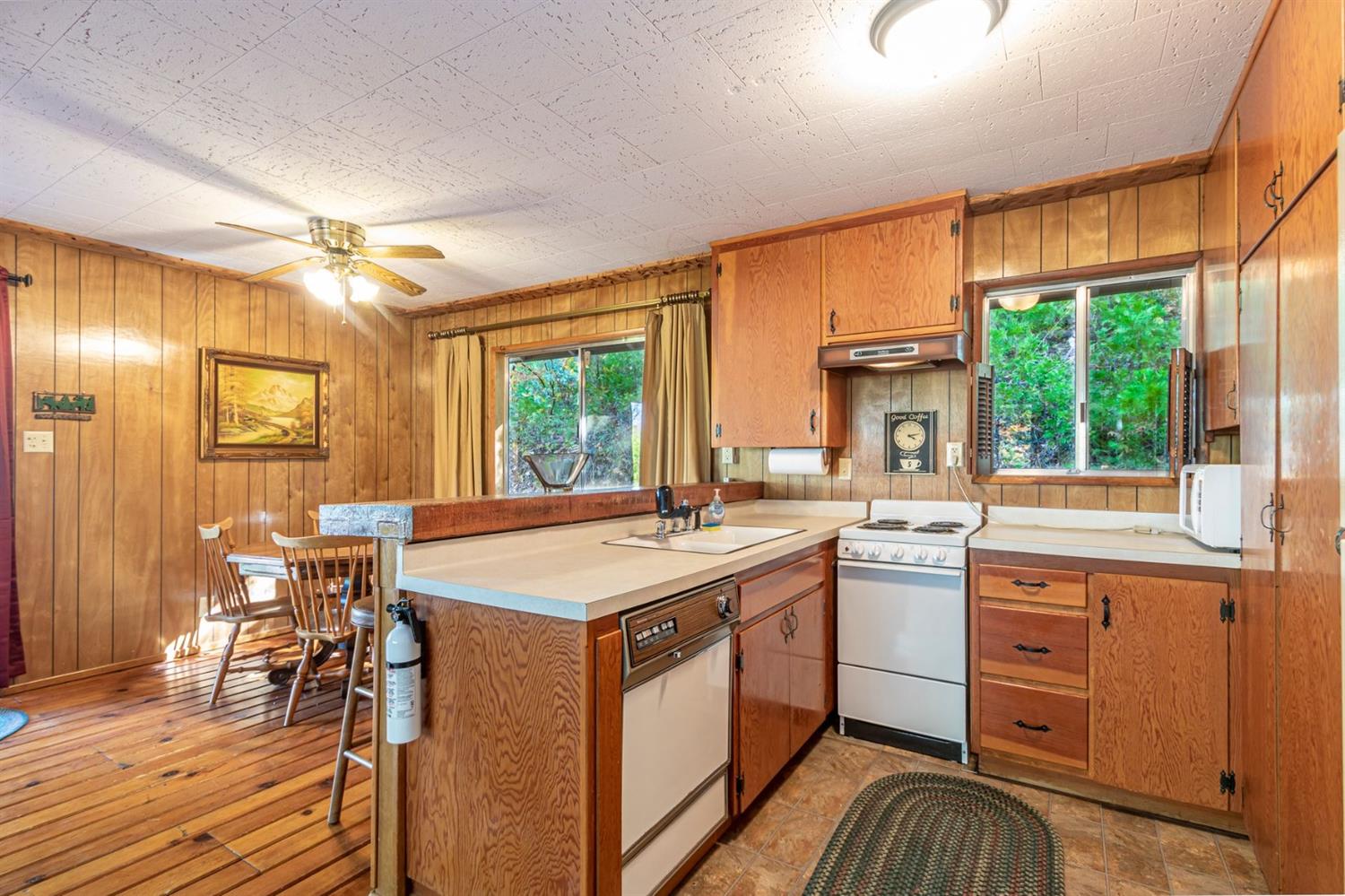 53653 Acorn Road Bass Lake, CA 93604 - Photo 16 of 33 Gallery Image 16