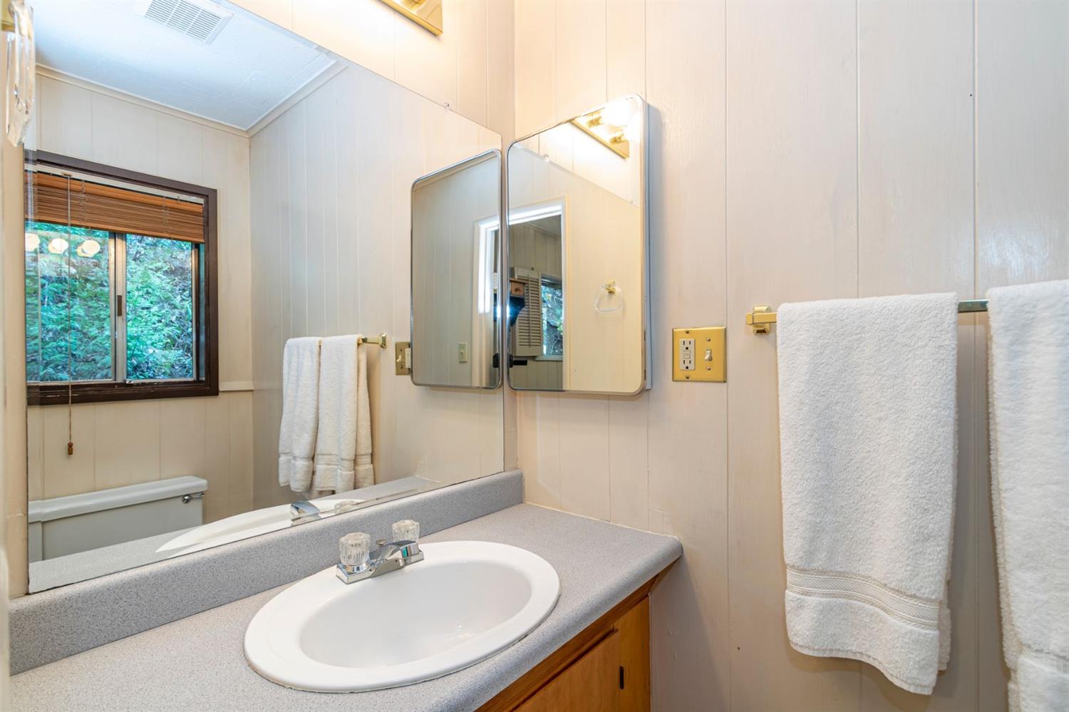53653 Acorn Road Bass Lake, CA 93604 - Photo 22 of 33 Gallery Image 22