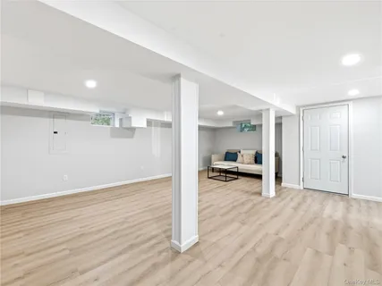 $2,299,000 | 22 Shorehaven Lane, Manhasset, NY 11030