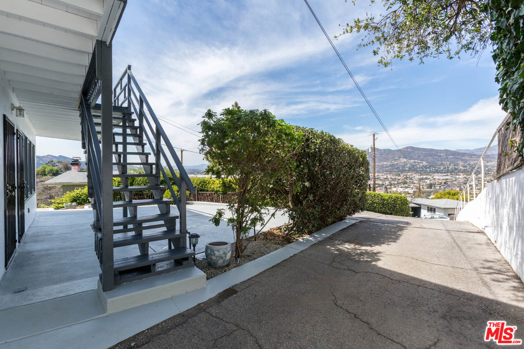1212 Scenic Drive Glendale, CA 91205 - Photo 3 of 42 a view of balcony with staircase