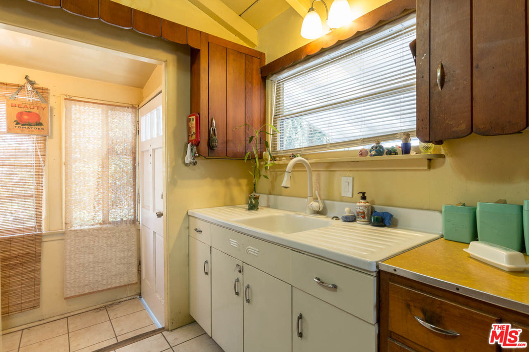 1212 Scenic Drive Glendale, CA 91205 - Photo 30 of 42 a view of a sink and a window