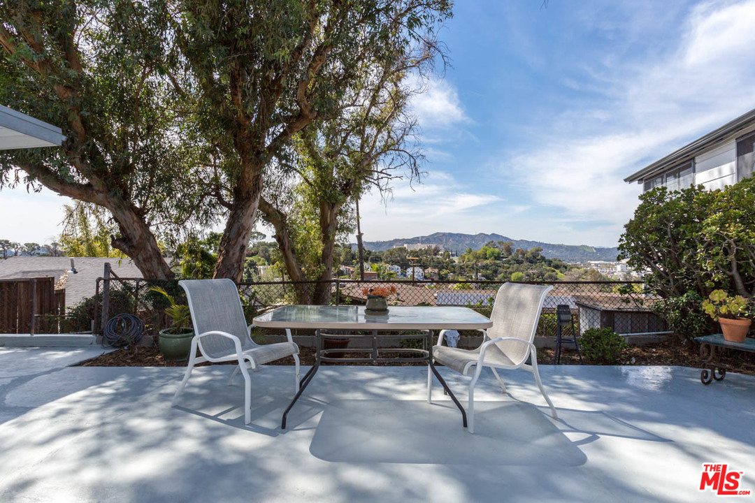 1212 Scenic Drive Glendale, CA 91205 - Photo 32 of 42 a view of a terrace with sitting area