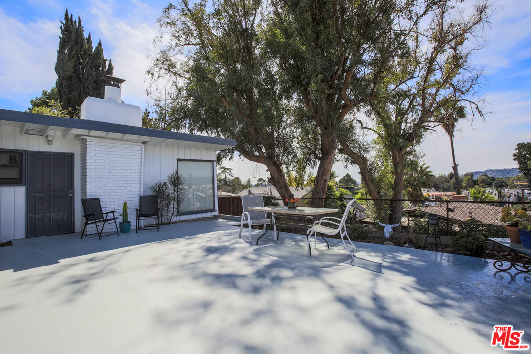 1212 Scenic Drive Glendale, CA 91205 - Photo 33 of 42 a view of a house with patio in the backyard