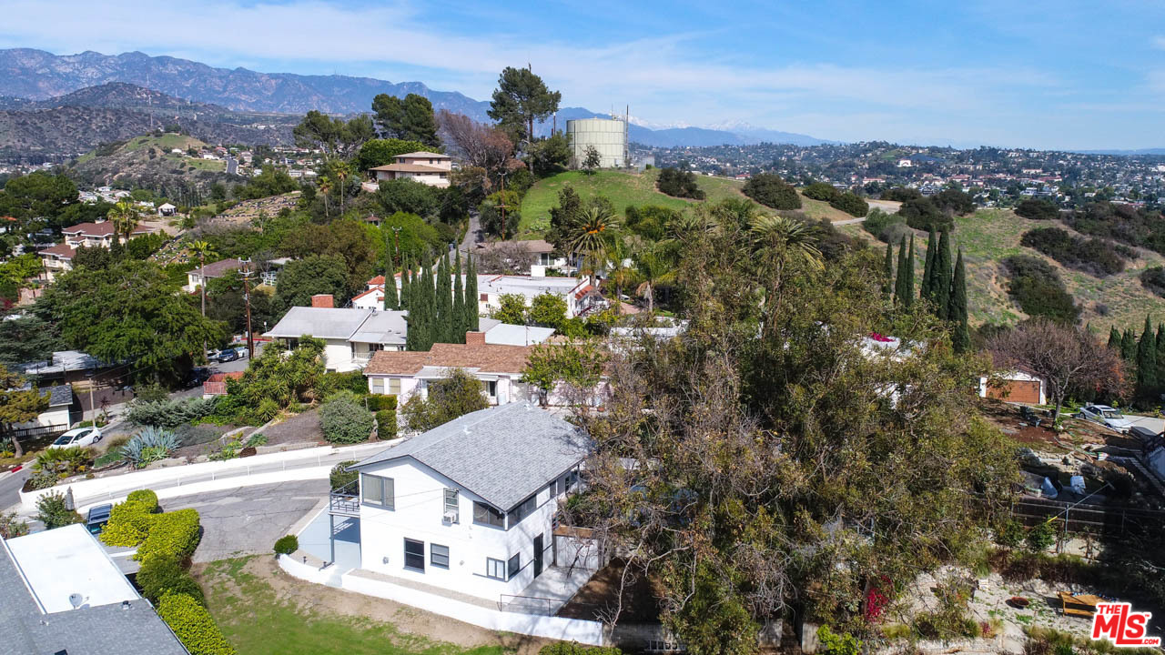 1212 Scenic Drive Glendale, CA 91205 - Photo 41 of 42 a view of a city