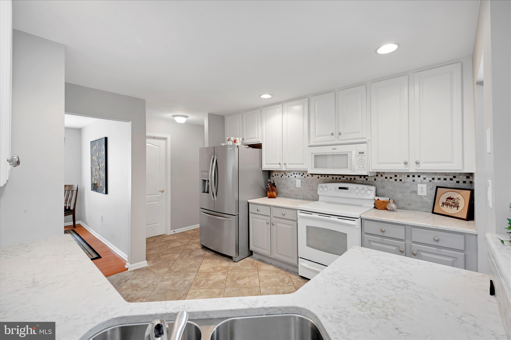 115 Hawk Valley Lane Denver, PA 17517 - Photo 19 of 43 Kitchen