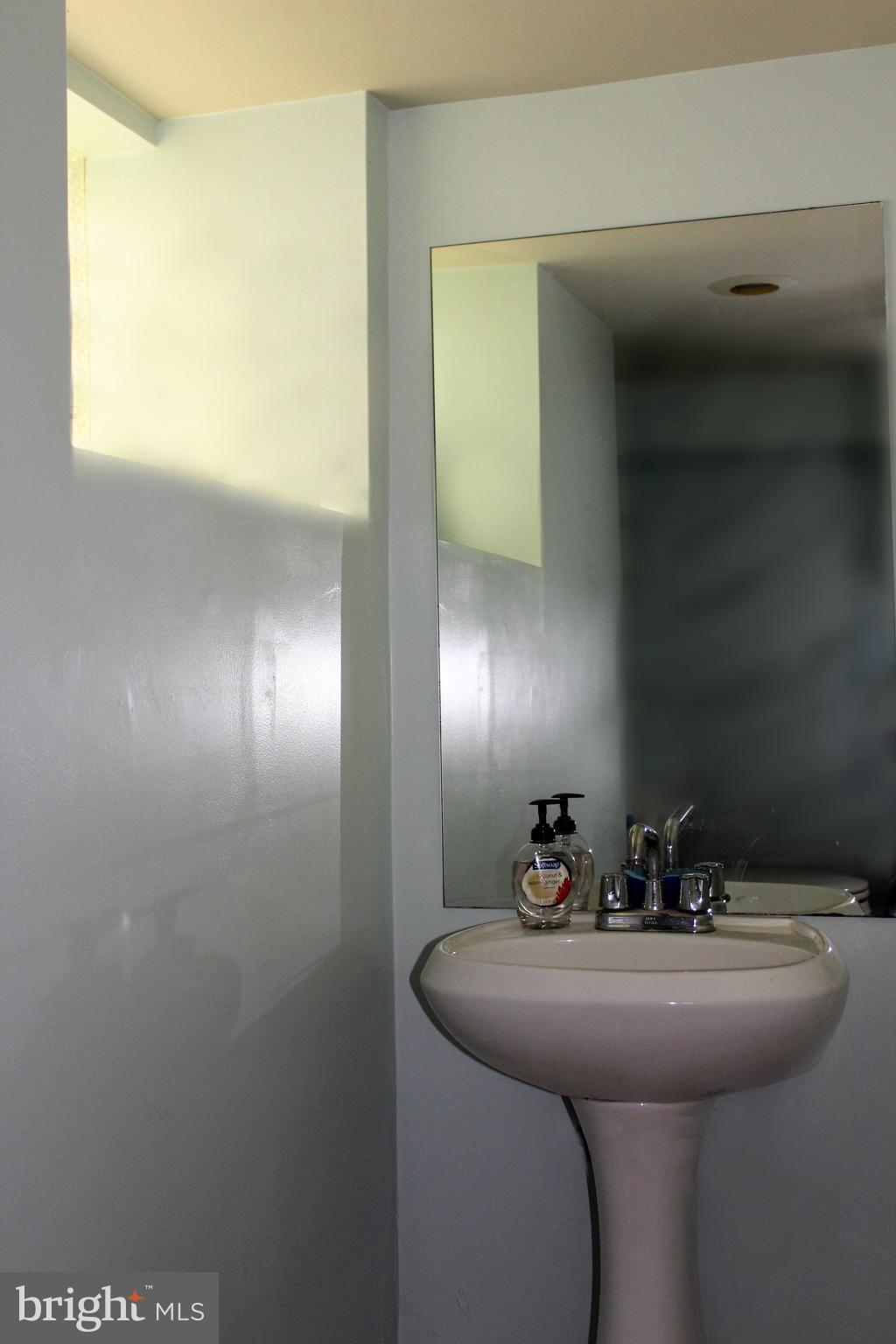 3207 Beverly Road Baltimore, MD 21214 - Photo 22 of 23 Basement 1/2 bath