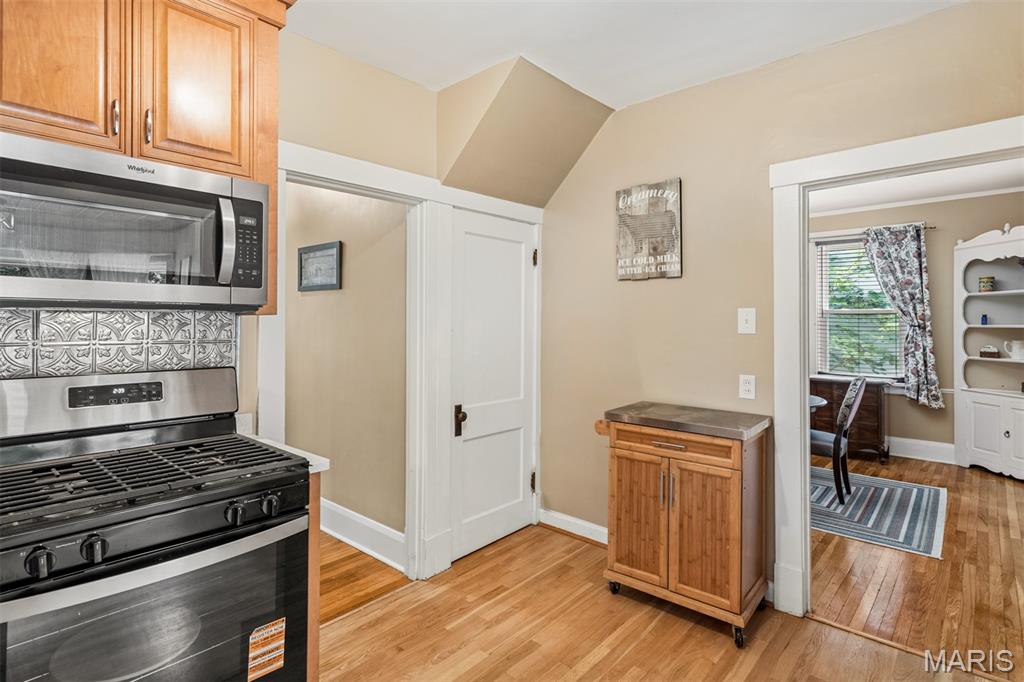 329 Stark Court Webster Groves, MO 63119 - Photo 21 of 63 Gallery Image 21
