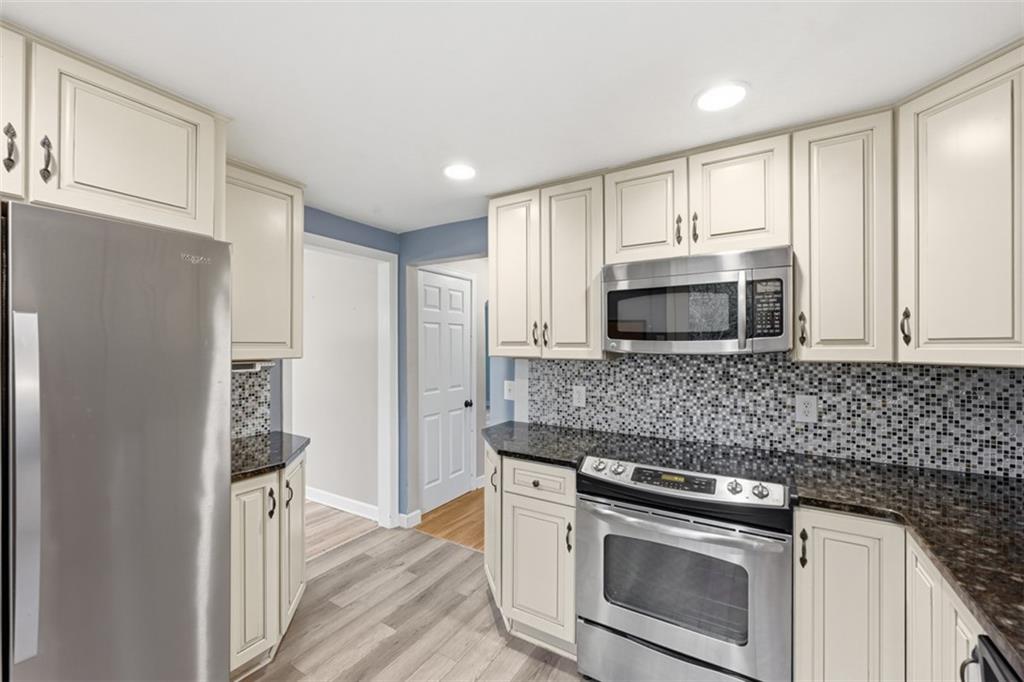 131 Manor Road Wexford, PA 15090 - Photo 9 of 30 Gallery Image 9
