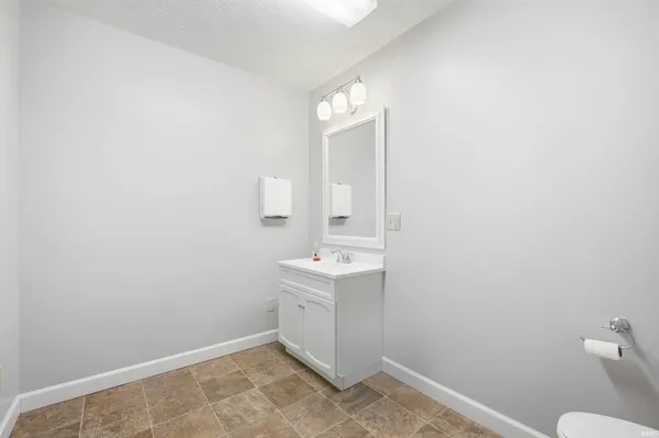 $250,000 | 6201 South Cowan Road, Muncie, IN 47302