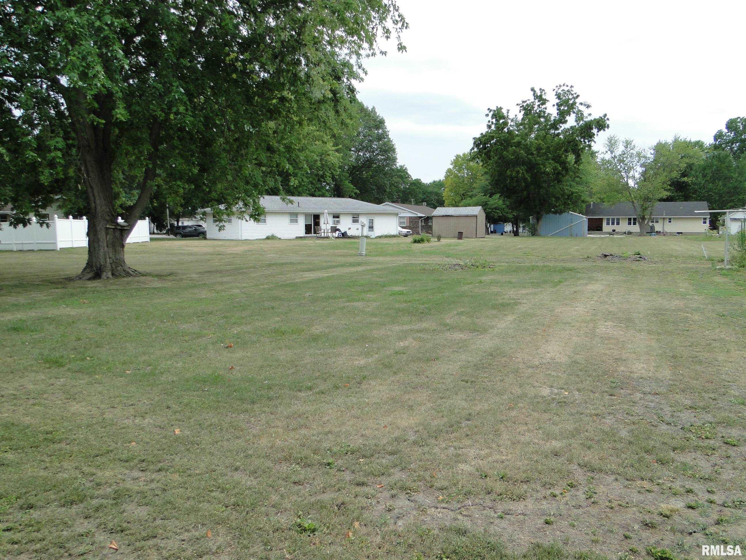 305 Maple Street Augusta, IL 62311 - Photo 3 of 21 Gallery Image 3