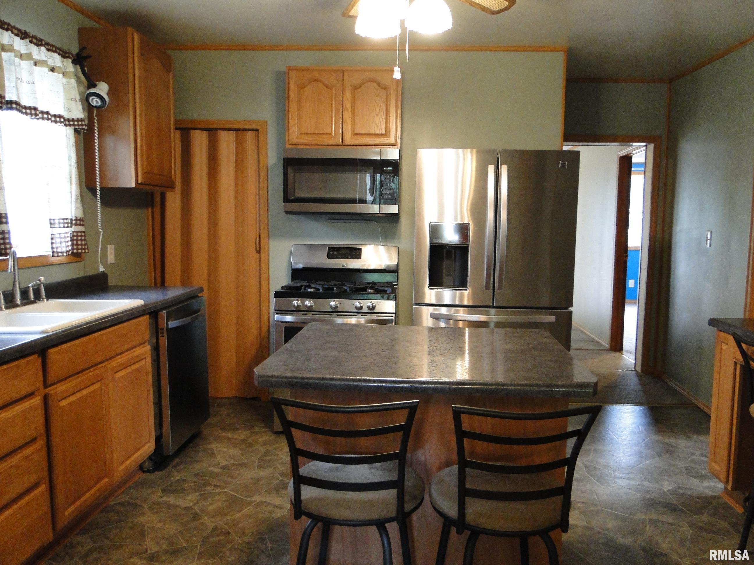 305 Maple Street Augusta, IL 62311 - Photo 8 of 21 Gallery Image 8