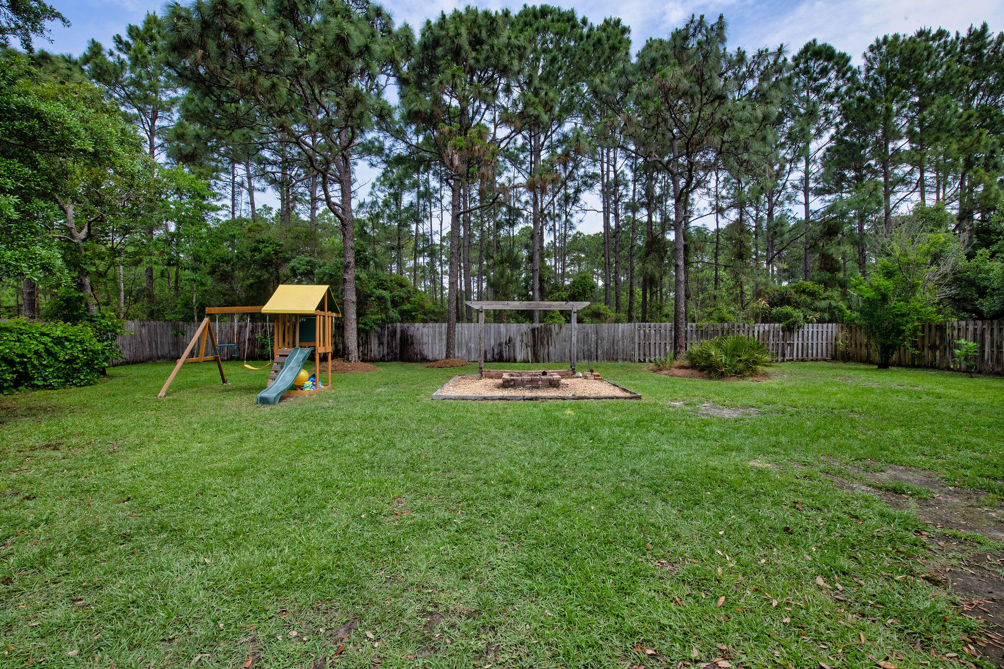 7682 Manatee Street Navarre, FL 32566 - Photo 2 of 41 Manatee-43