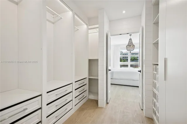 $10,000 | 705 Crandon Boulevard, Unit 306, Key Biscayne, FL 33149