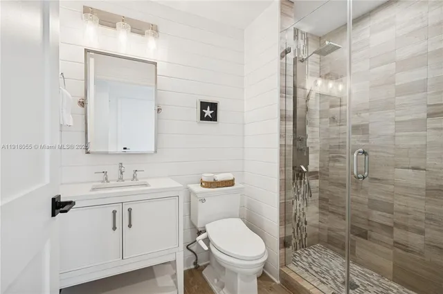 $10,000 | 705 Crandon Boulevard, Unit 306, Key Biscayne, FL 33149