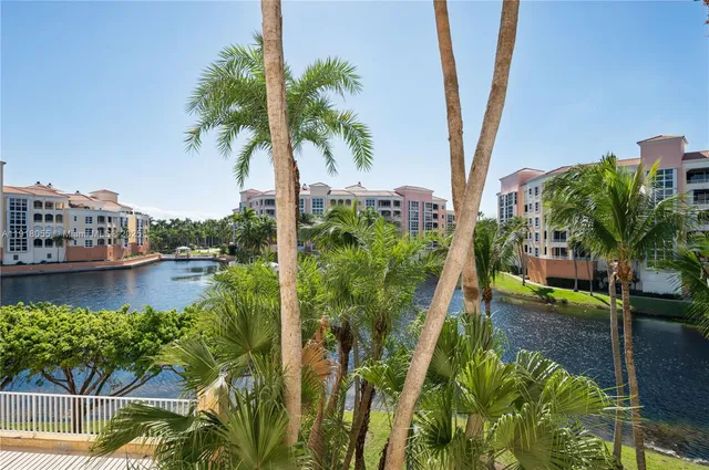 $10,000 | 705 Crandon Boulevard, Unit 306, Key Biscayne, FL 33149