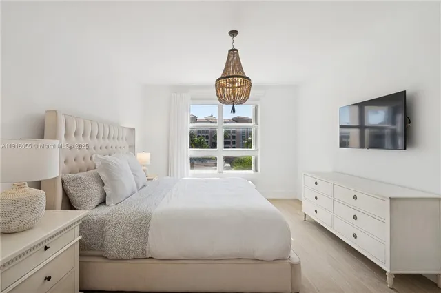 $10,000 | 705 Crandon Boulevard, Unit 306, Key Biscayne, FL 33149