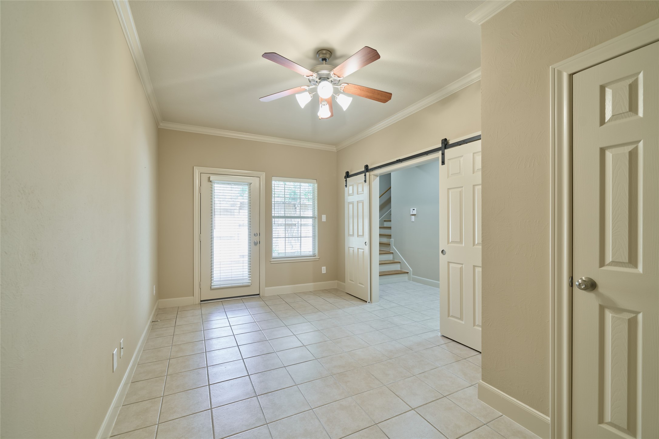 5612 Lacy Street Houston, TX 77007 - Photo 19 of 22 Downstairs bedroom or office
