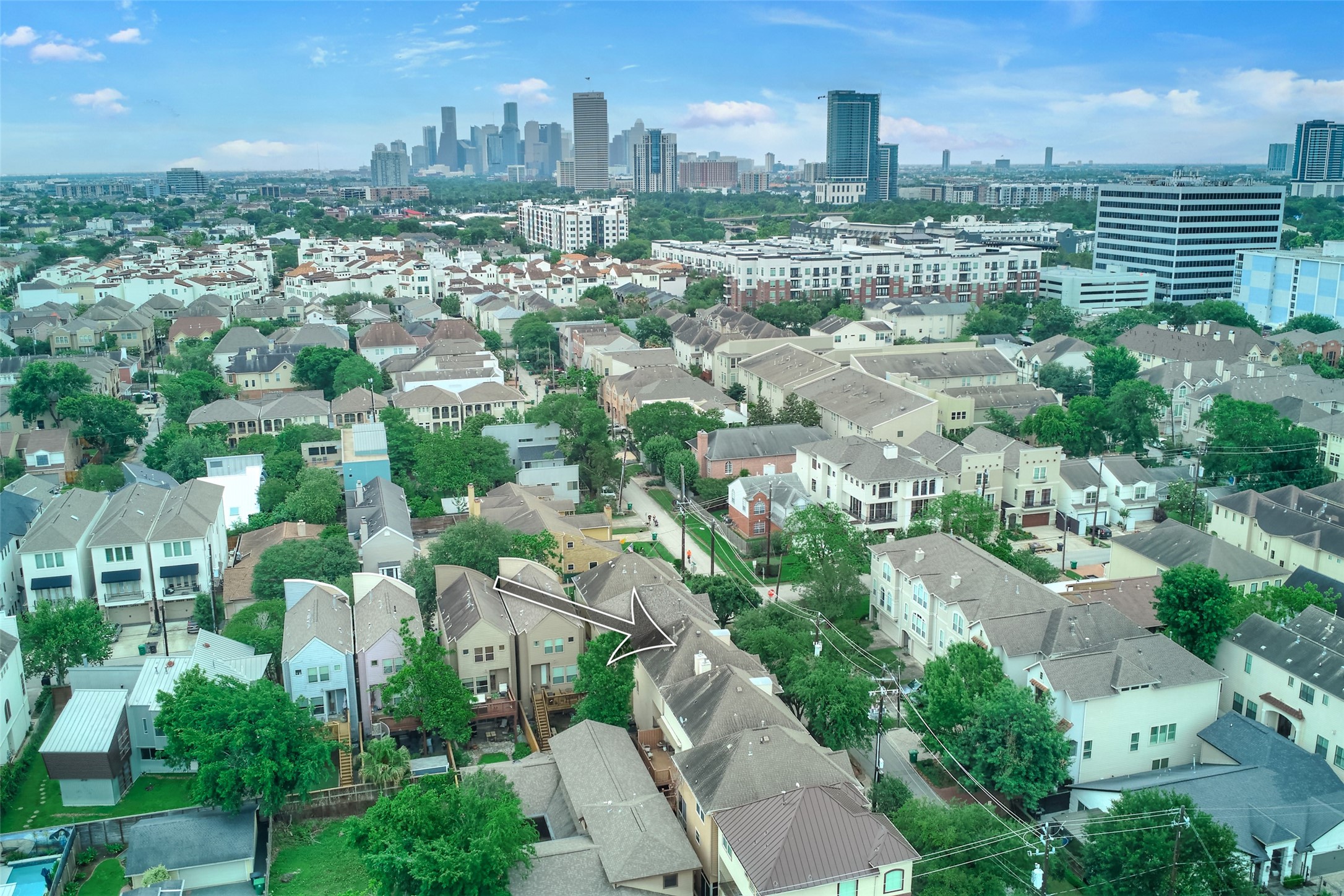 5612 Lacy Street Houston, TX 77007 - Photo 22 of 22 Aerial view showing proximity to downtown and river oaks restaurants/shopping