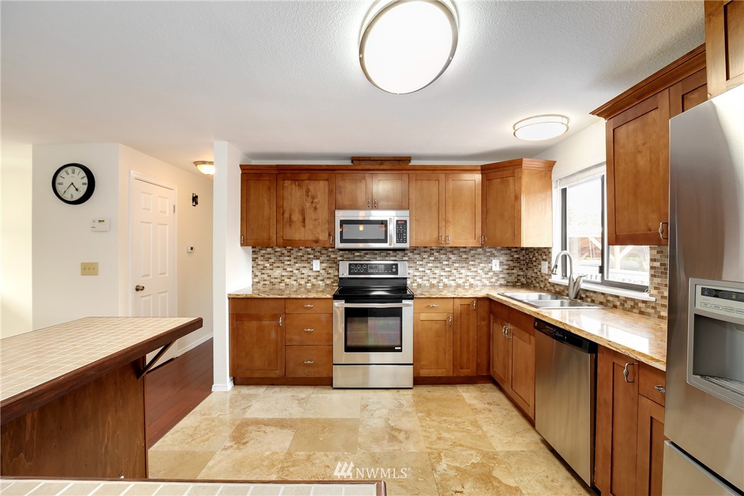 14403 Southeast 198th Street Renton, WA 98058 - Photo 5 of 25 Gallery Image 5